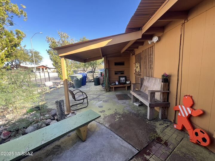 Property Photo:  825 W Oahu Lane  AZ 85756 