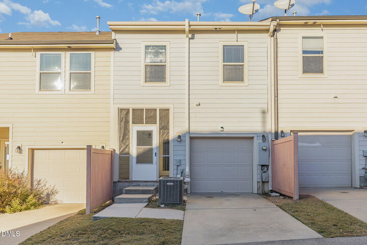 Property Photo: 1014 Tranquil Creek Way NC 27587