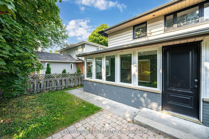 Property Photo:  28 Amity Road W Main  ON L5M 1P2 