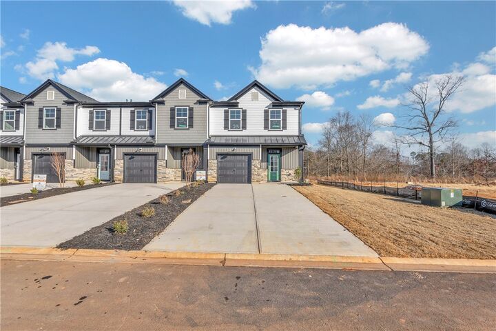 Property Photo: 408 Belgrove Way SC 29640