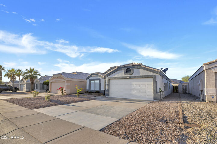 Property Photo:  1228 W Diamond Avenue  AZ 85120 