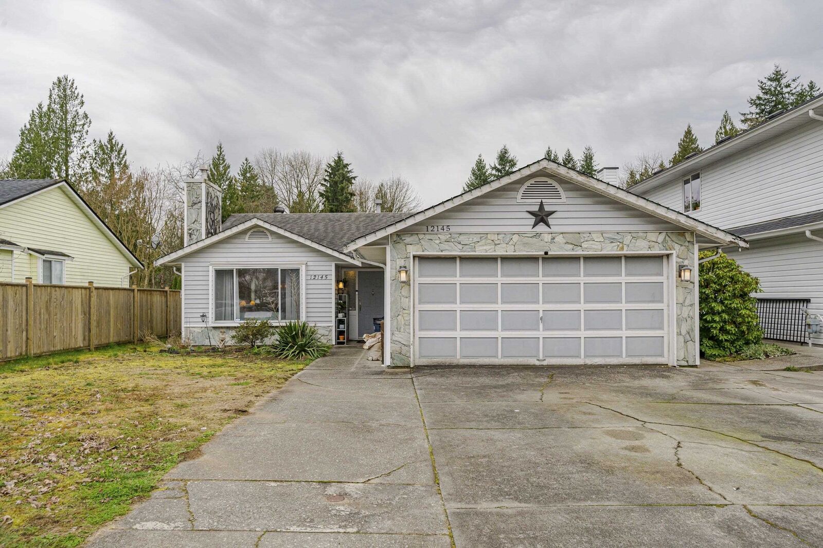 Property Photo: 12145 207A Street BC V7M 1W4