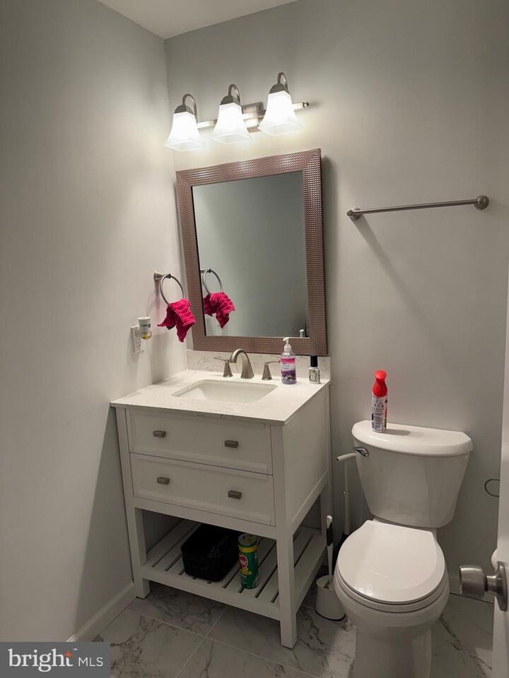 Property Photo: 933 Golden West Way MD 20657