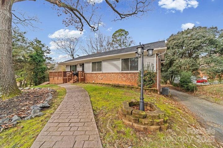 6514 Highwood Place  Charlotte NC 28210 photo