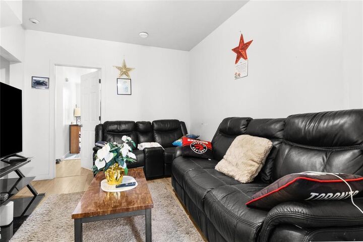 Property Photo: 649 Home Street MB R3G 1X9
