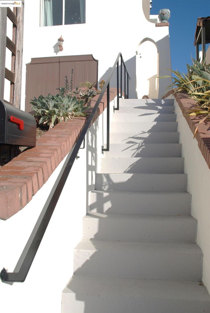 Property Photo: 838 Vermont St CA 94610