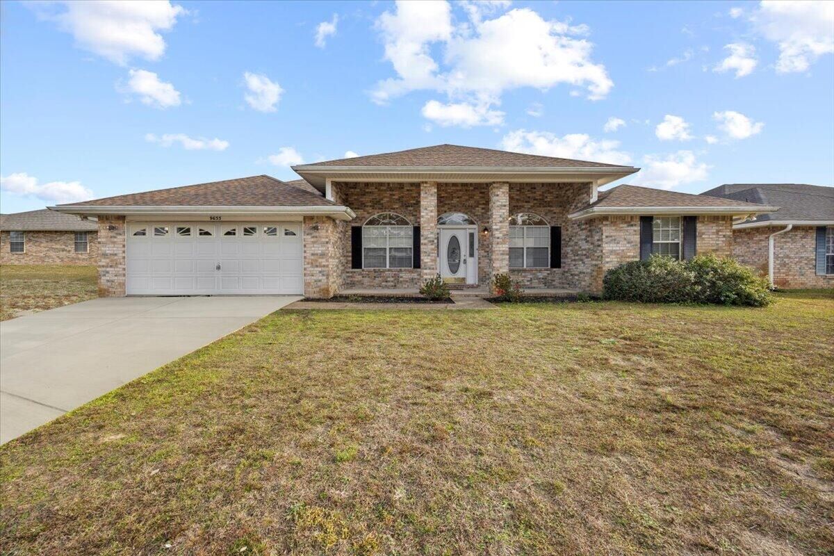 Property Photo:  9655 Parker Lake Circle  FL 32566 