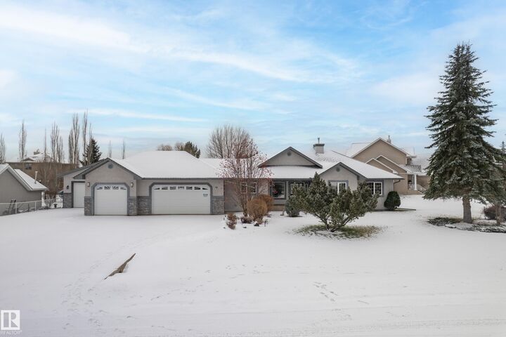 19 Country Lane  Stony Plain AB T7Z 2L1 photo
