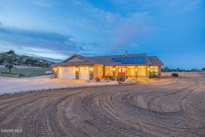 Property Photo: 3335 E Avenue T8 CA 93550