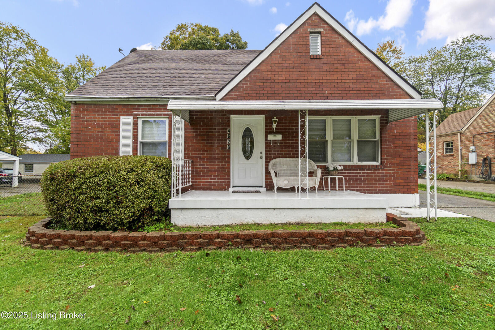 Property Photo:  4628 Kiefer Rd  KY 40216 