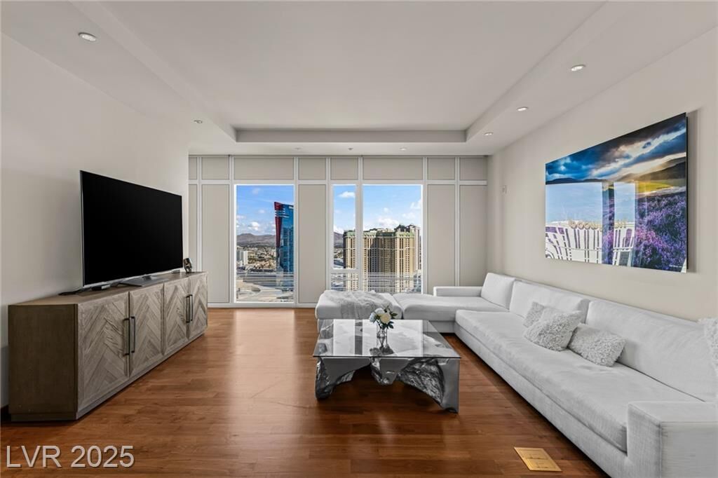 Property Photo: 3750 Las Vegas Boulevard 2808 NV 89158