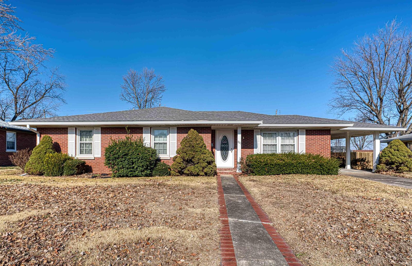 Property Photo:  821 E Lincoln Avenue  IN 47620 