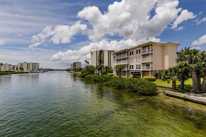 Property Photo: 3333 Pasadena Avenue S A1 FL 33707