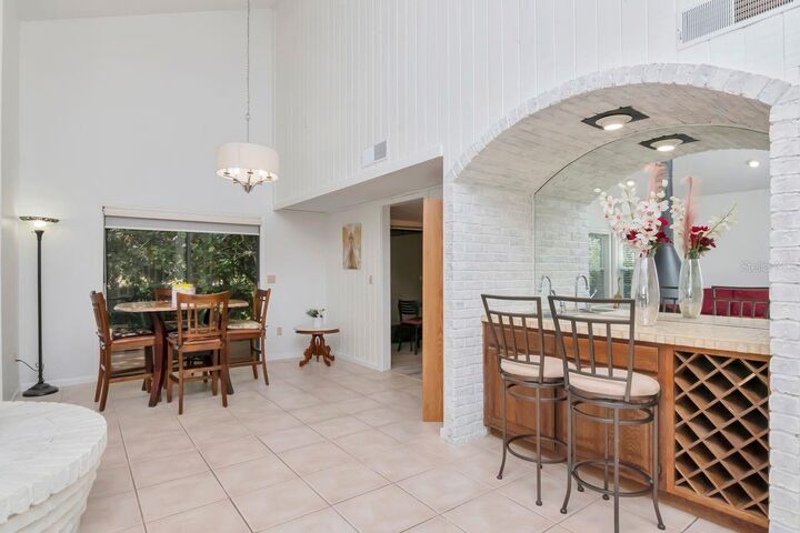 Property Photo: 13902 Bardmoor Place B FL 33618