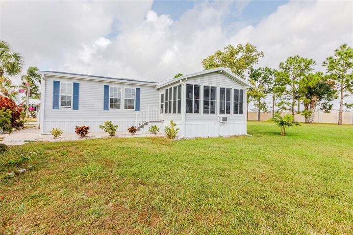 Property Photo: 2100 Kings Highway 376 FL 33980