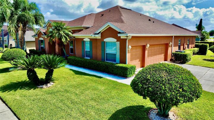 Property Photo: 586 Huntington Pines Drive FL 34761