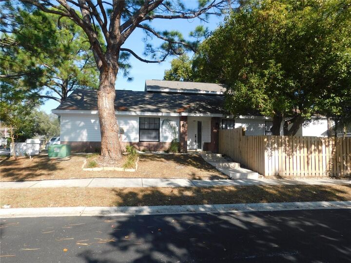 2233 Springwood Circle W  Clearwater FL 33763 photo