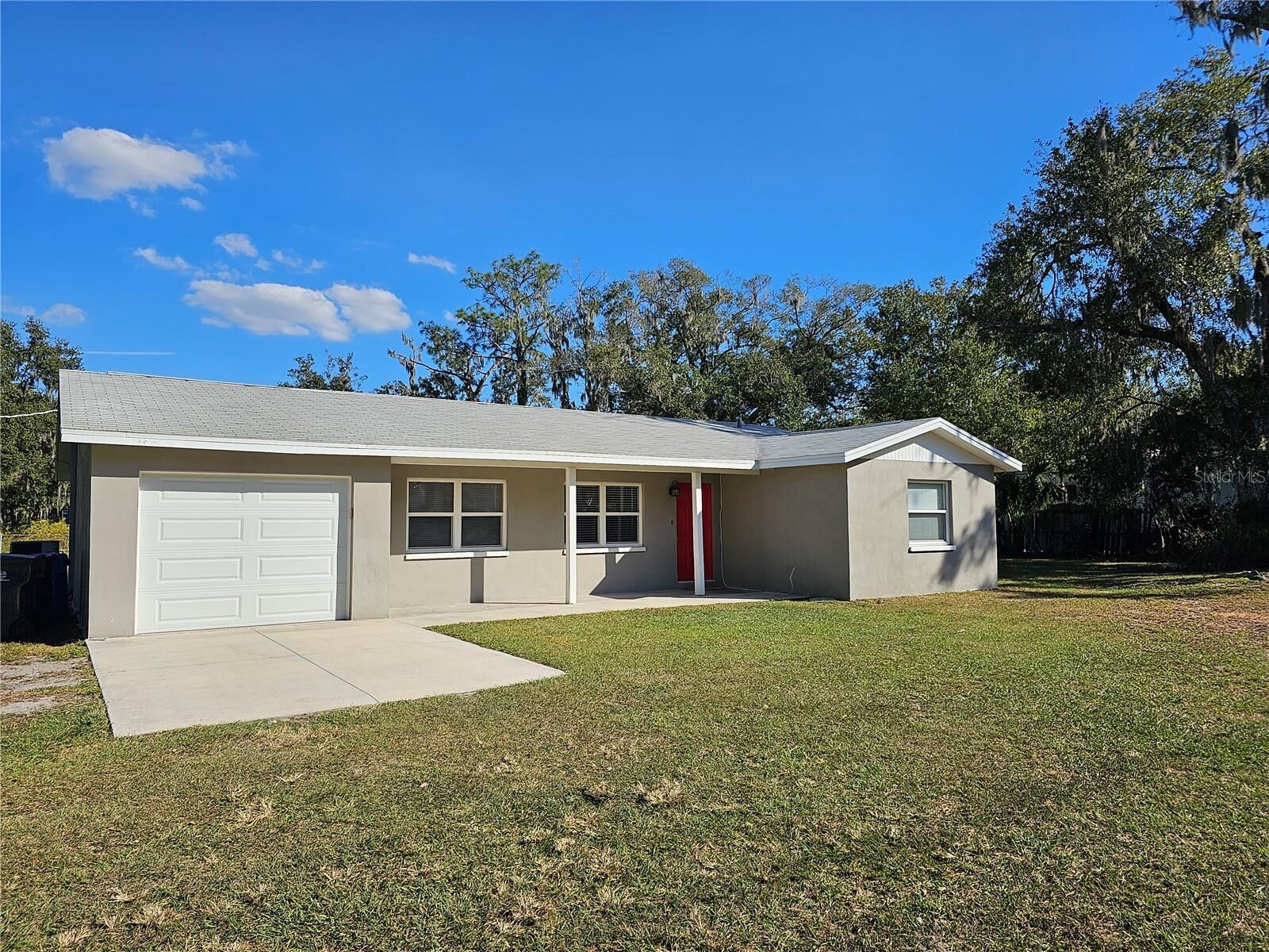 Property Photo: 18927 Boyette Road FL 33547