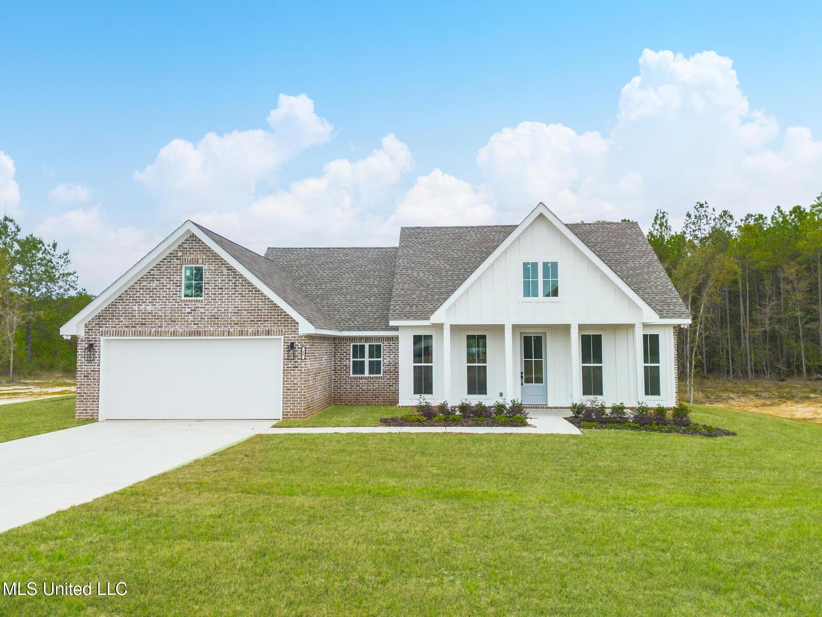 Property Photo:  64 Clear Lake Road  MS 39573 