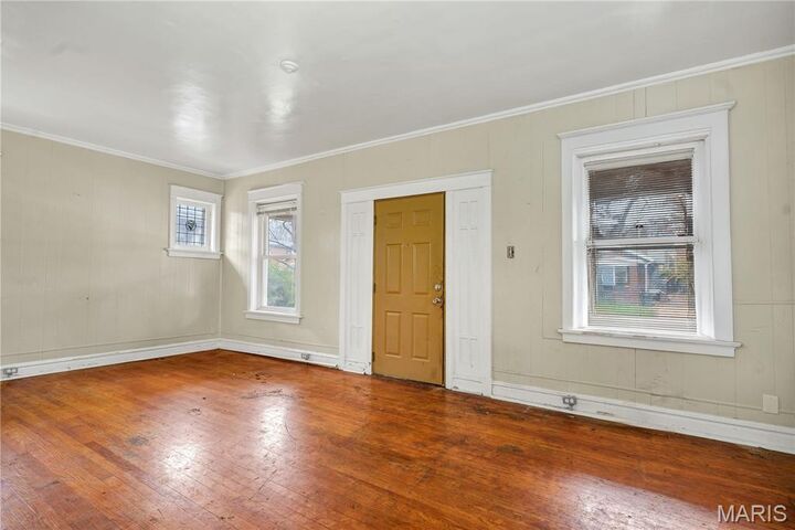 Property Photo: 5474 Queens Avenue MO 63115