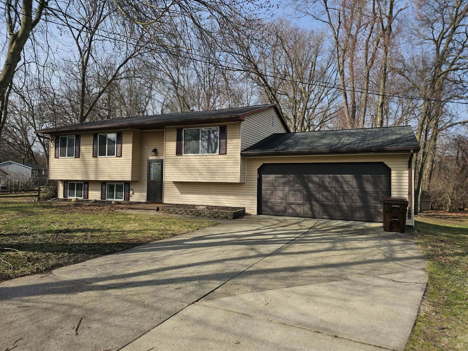 Property Photo:  2212 Aurora Drive  MI 49203 