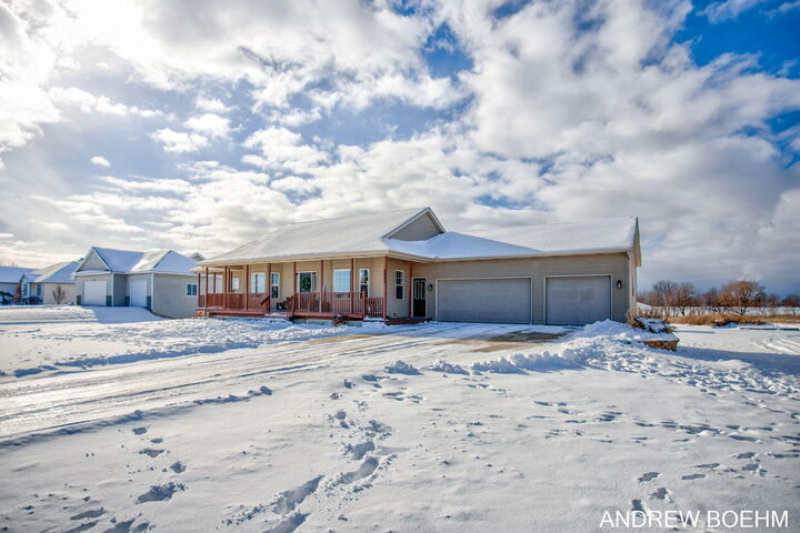 Property Photo:  2521 Air Park Drive  MI 49464 