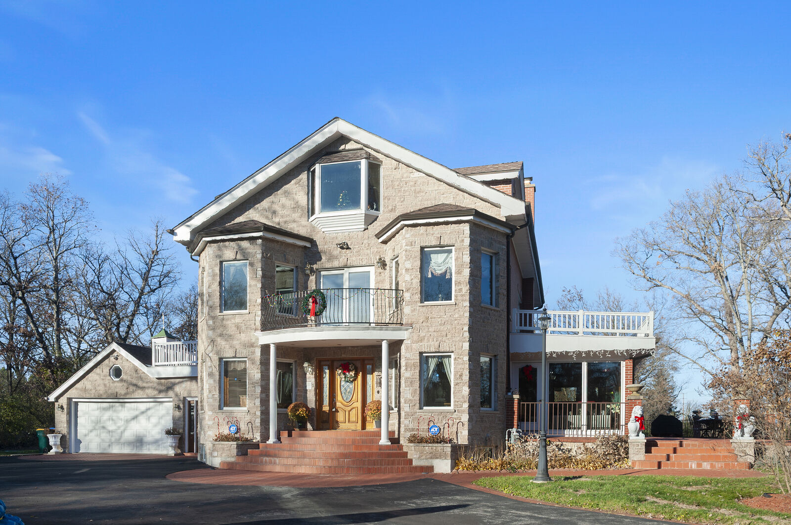 Property Photo:  300 N Bradley Road  IL 60048 