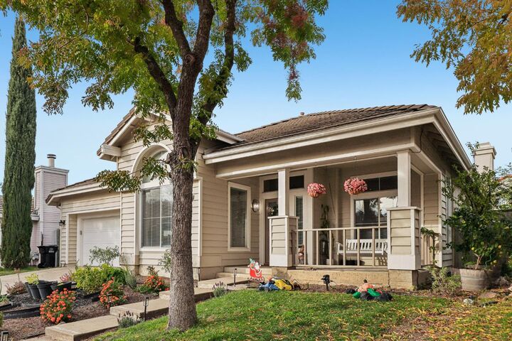 Property Photo: 3909 Packwood Way CA 95758