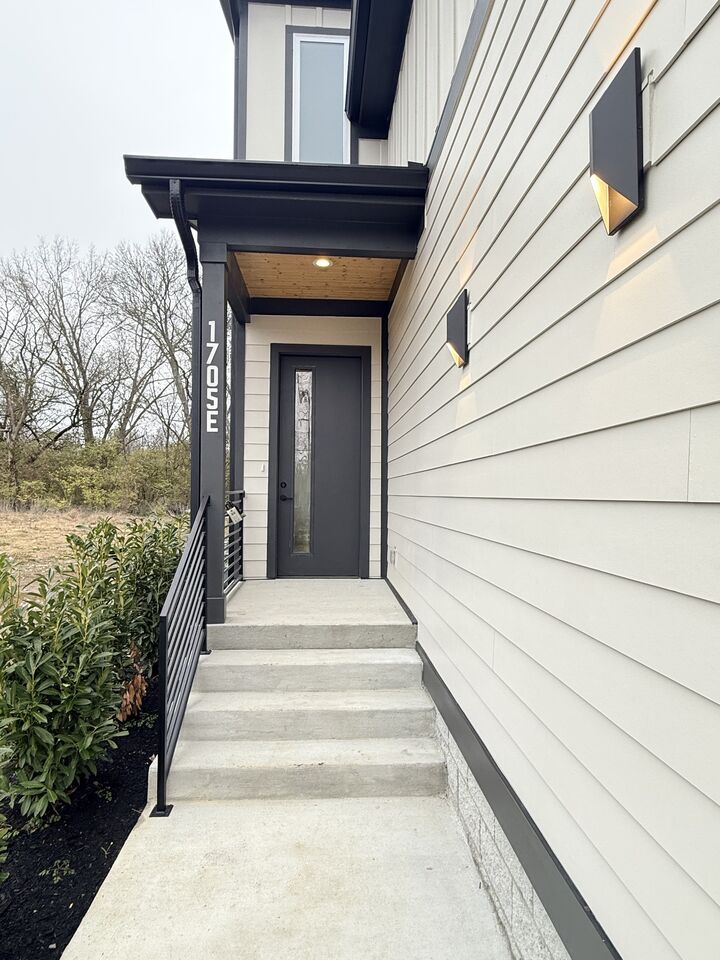 Property Photo: 1705 River Dr E TN 37218