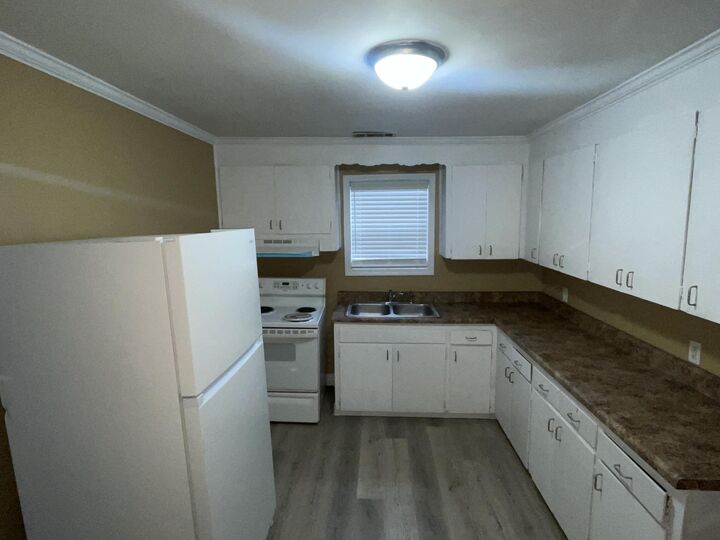 Property Photo:  414 North Broadway Street  MS 38804 