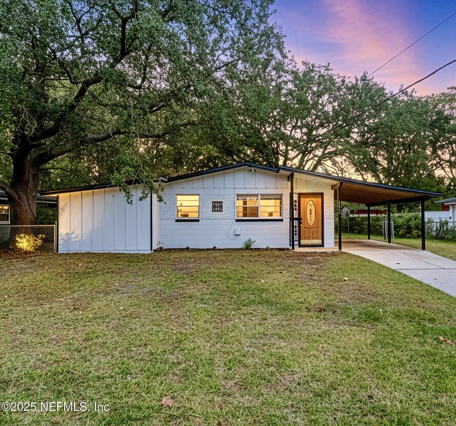 Property Photo: 4663 Roanoke Boulevard FL 32208