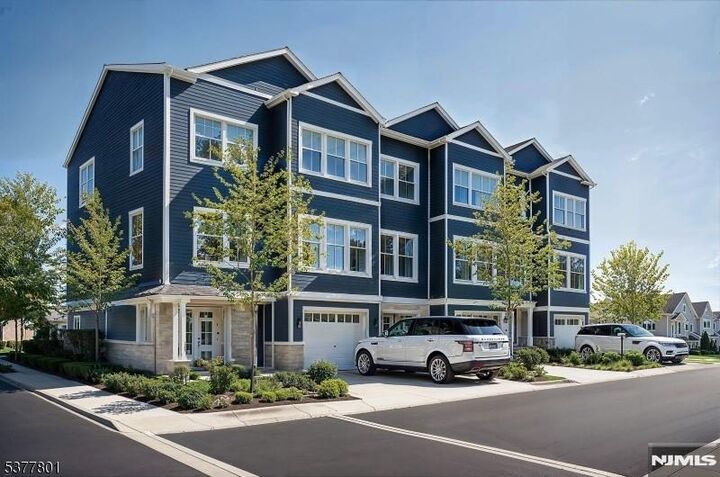 184 Canterbury Avenue  North Arlington NJ 07031 photo