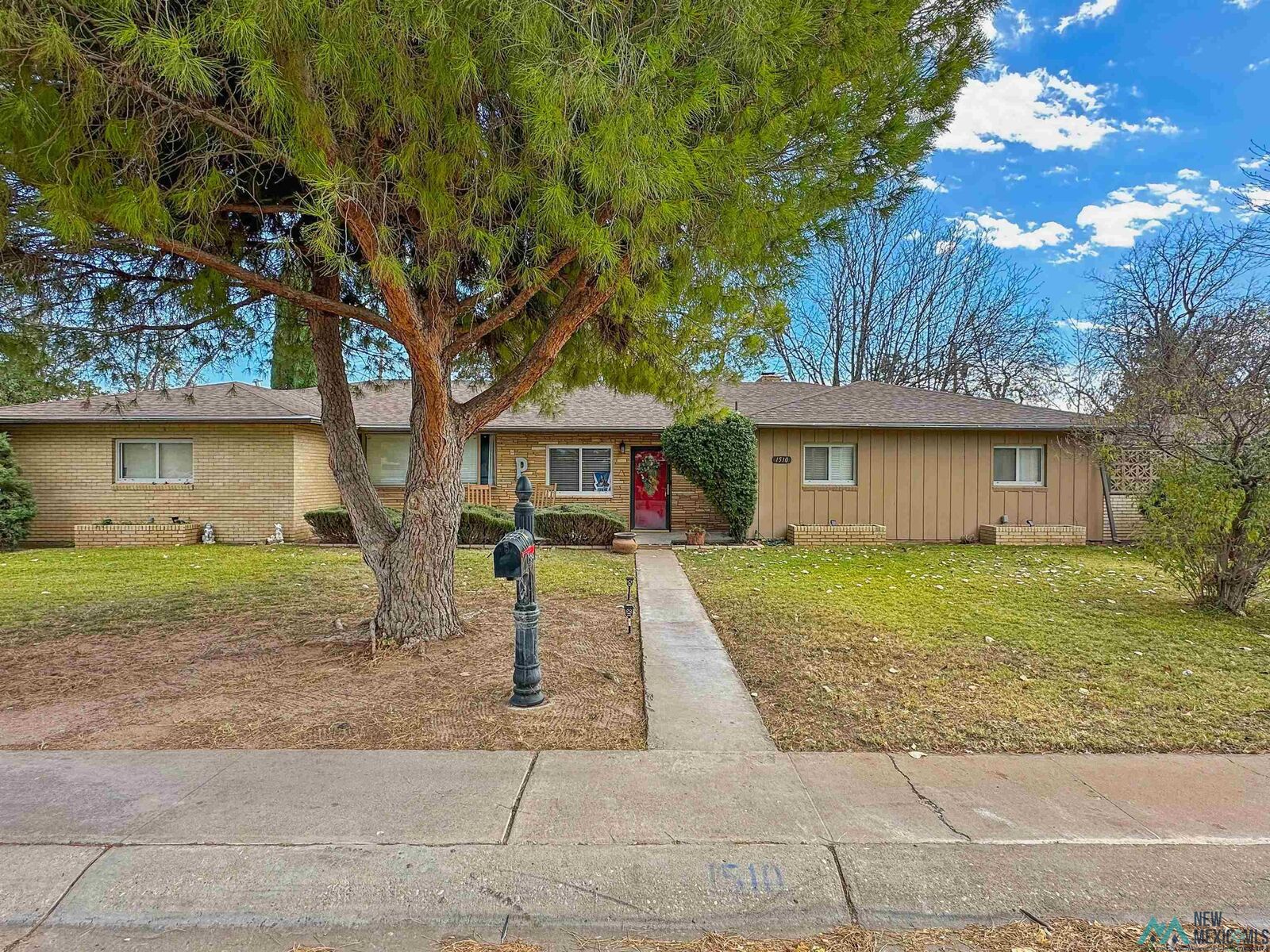 Property Photo: 1510 S Country Club Circle NM 88220
