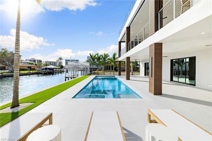 Property Photo: 256 Trade Winds Ave FL 34108