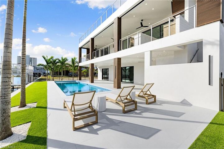 Property Photo:  256 Trade Winds Ave  FL 34108 