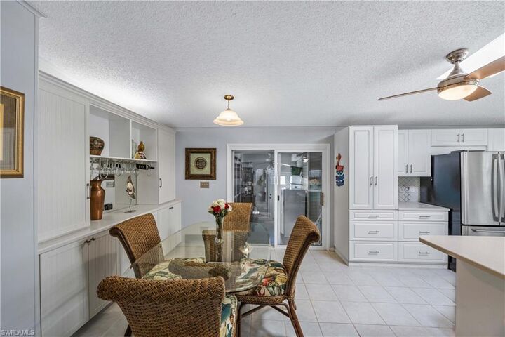 Property Photo: 214 Riverwood Rd FL 34114