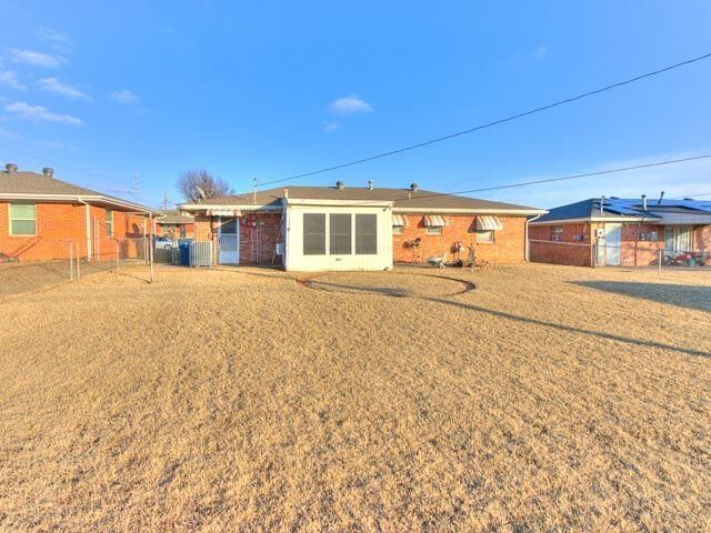 Property Photo: 1609 Waltz Way OK 73130