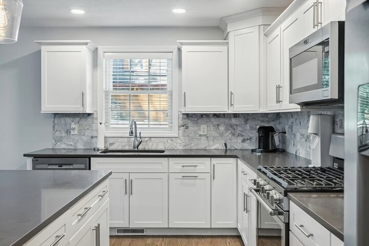 Property Photo:  33 Phalanx St  MA 01879 