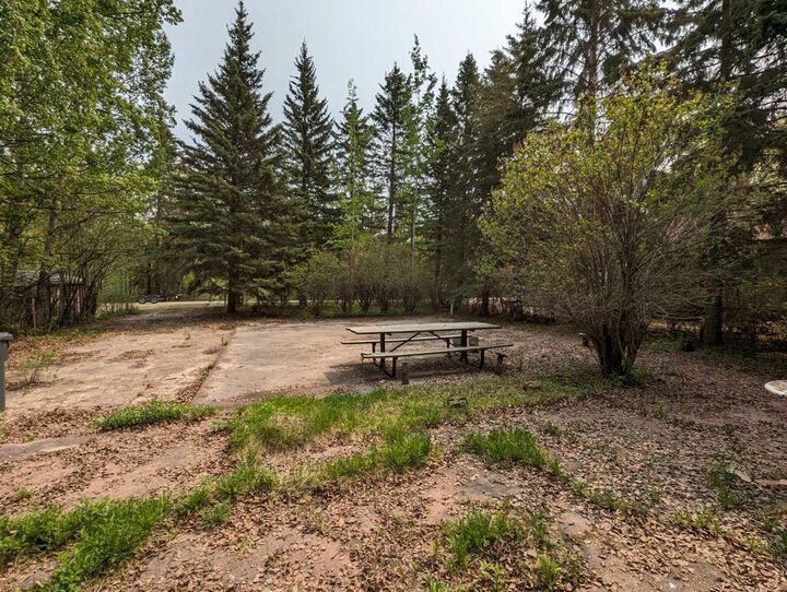 Property Photo:  5 Hummingbird Lane  AB T4S 1S1 