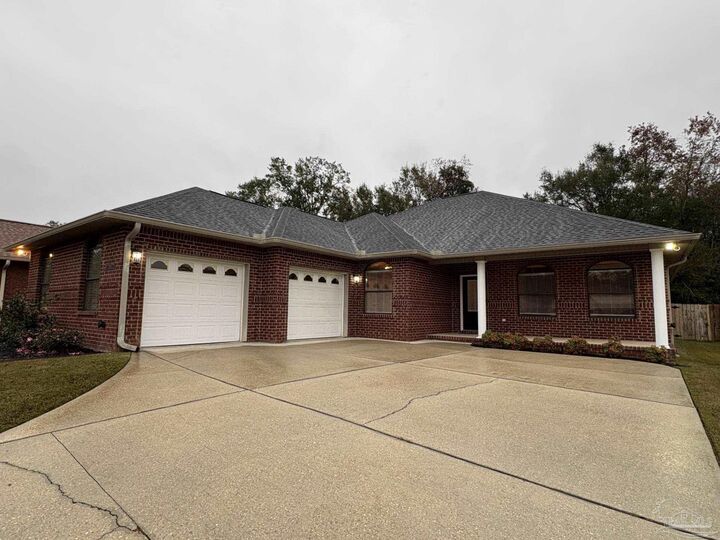 Property Photo: 3554 Haley Way FL 32571