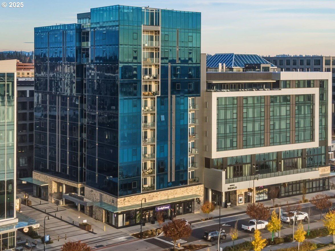 Property Photo: 590 Waterfront Way 604 WA 98660