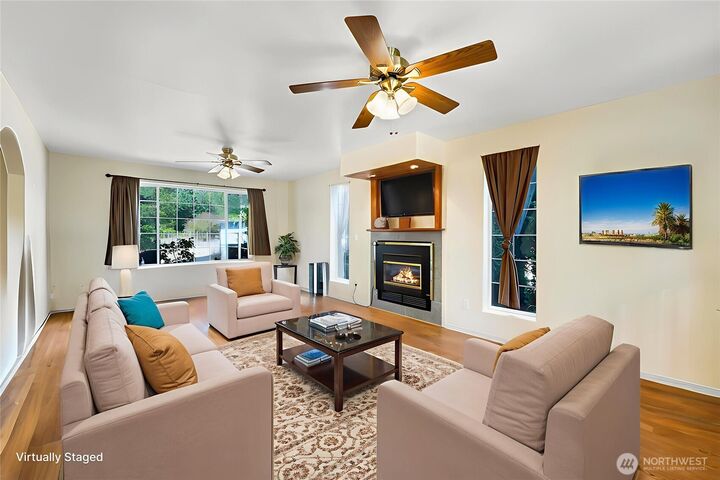 Property Photo:  3517  Appian Way  WA 98277 