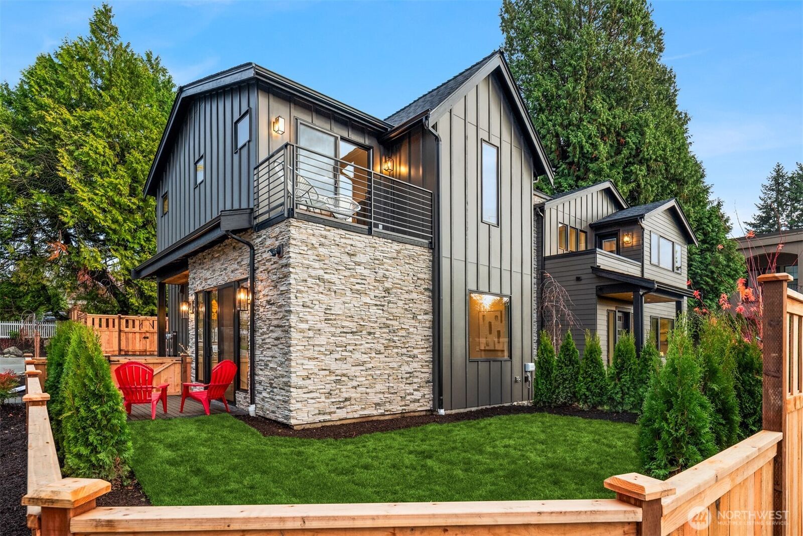 Property Photo: 10805 NE 60th Street WA 98033