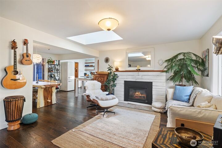 Property Photo: 1018 Walnut Street WA 98020