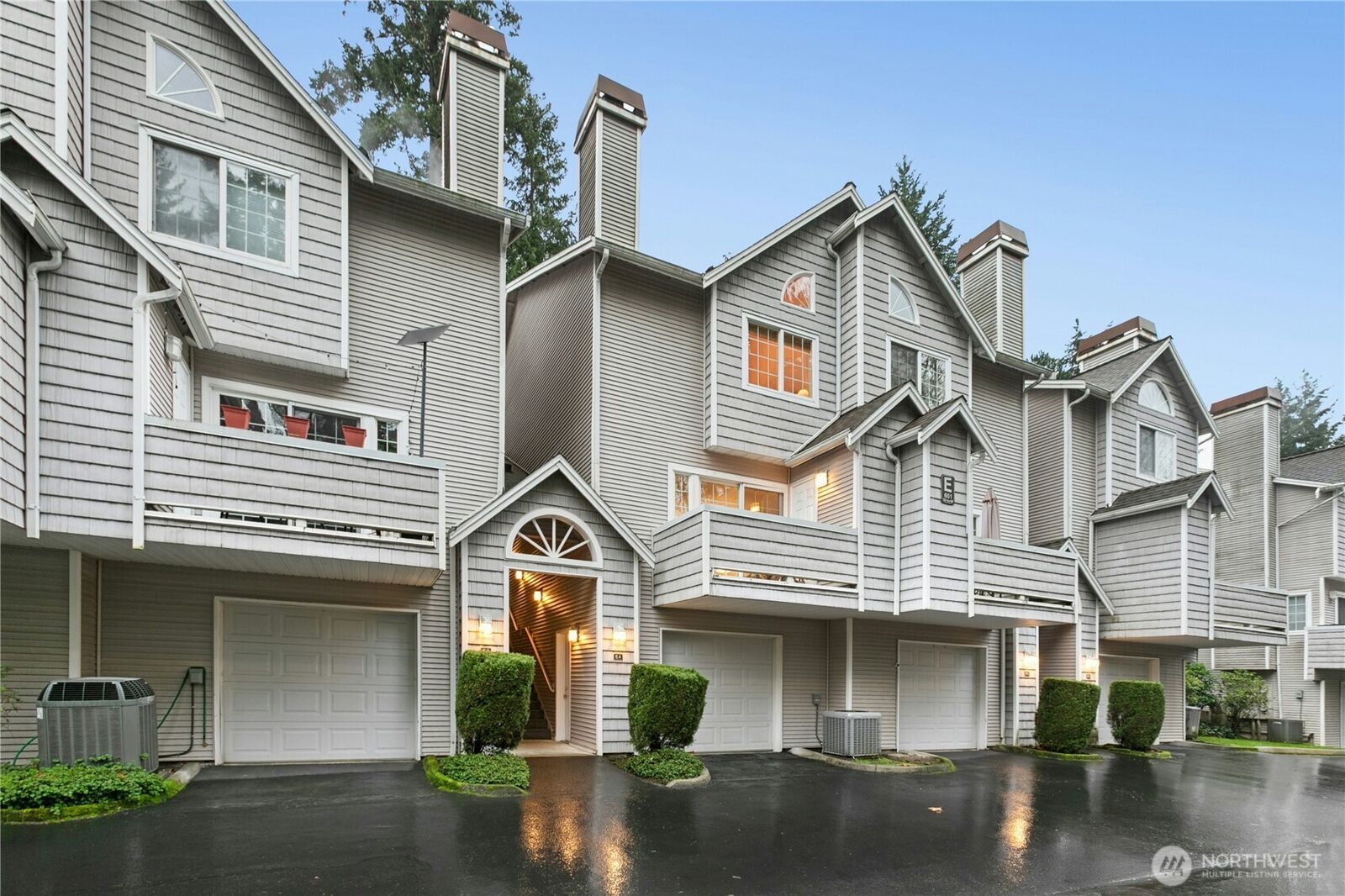 Property Photo: 601 12th Avenue NW E4 WA 98027