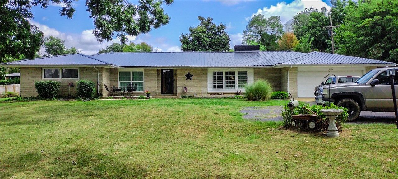 Property Photo:  1916 Old Gallatin Road  KY 42164 