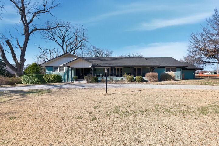 Property Photo:  501 S Springlake Ln  KS 67230 