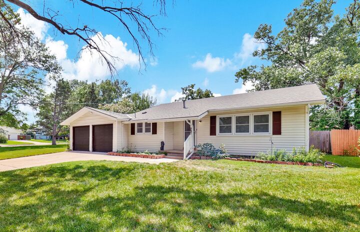 Property Photo: 2631 N Pershing St KS 67220