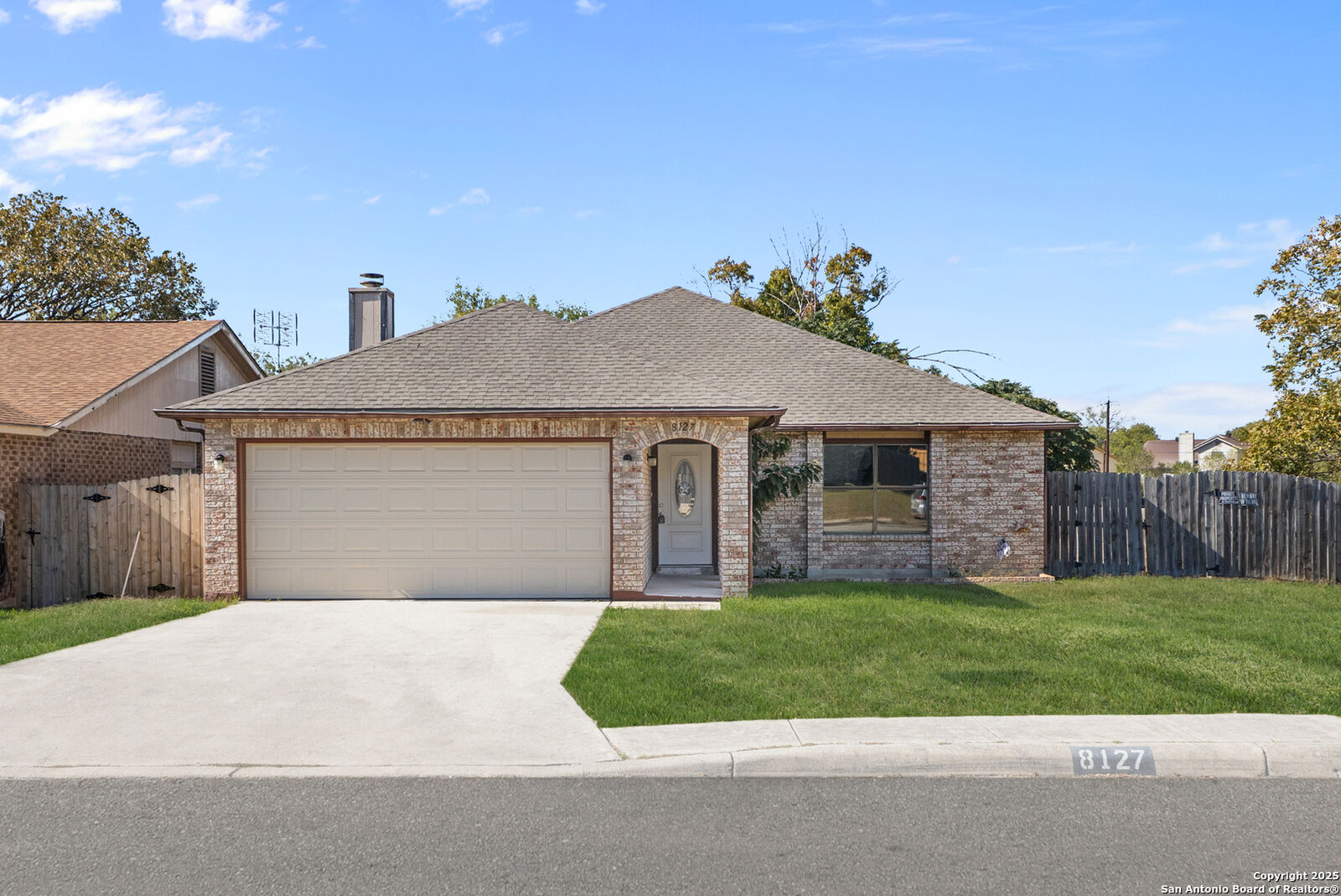 Property Photo: 8127 Sunshine Trail TX 78244