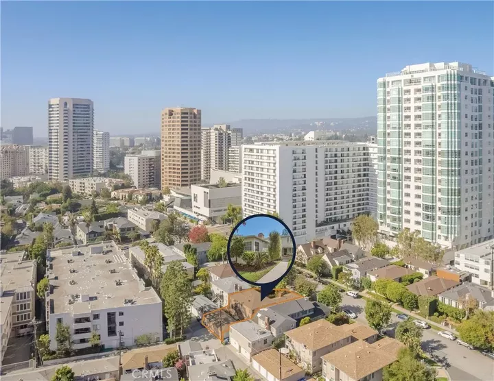 Property Photo:  10372 Ashton Avenue  CA 90024 